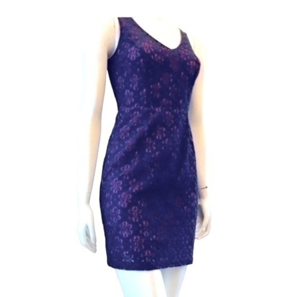 CHIC by JACOB size 4 beautiful sleeveless dress. Pink with navy lace overlay